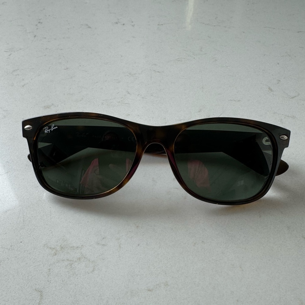 Authentic Ray Ban New Wayfarer tortoise